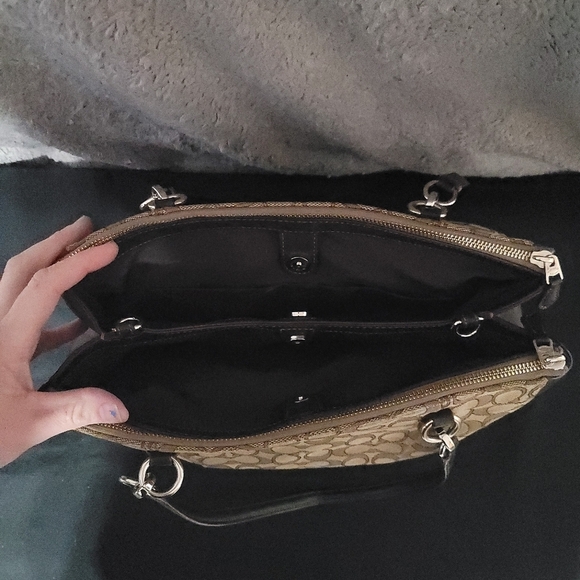 Coach Signature Christie Carryall Tote Shoulder Bag F36721 - Picture 14 of 17